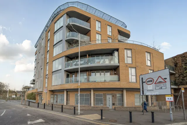 Flat 6, 2 Hampden Road, Kingston Upon Thames, photo 1