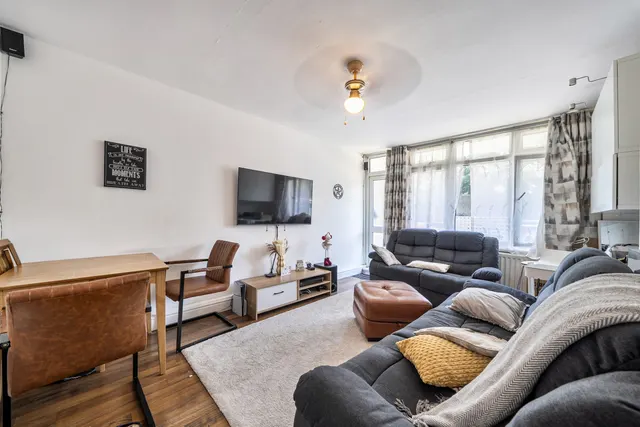 Friern Road, SE22, photo 1