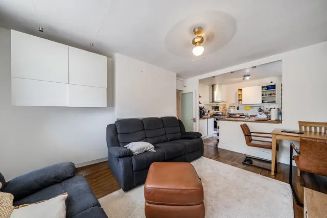 Photo 3 — Friern Road, SE22