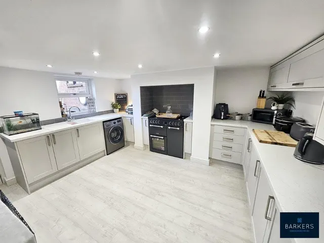 Wesley Street, Cleckheaton BD19 3PU, photo 1