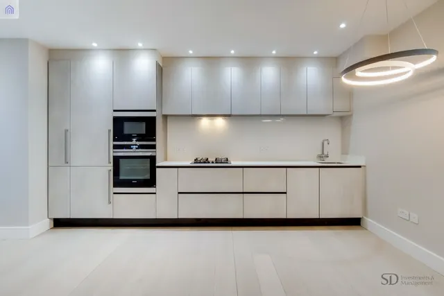 Fitzjohns Avenue, London, NW3, photo 1