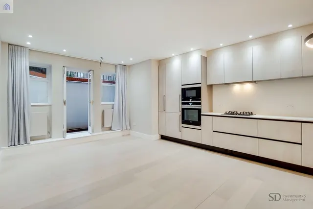 Fitzjohns Avenue, London, NW3, photo 2
