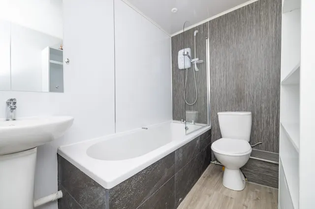 Photo 2 — Commercial Street, Dundee, DD1 3DG