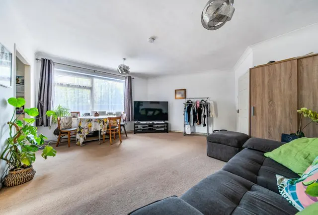 London Road, Redhill, RH1, photo 1
