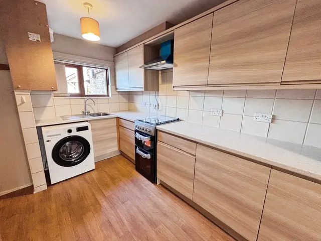 Caesar Court, Aldershot, GU11, photo 2