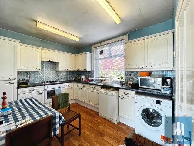 Yew Green Avenue, Lockwood, HD4, photo 2