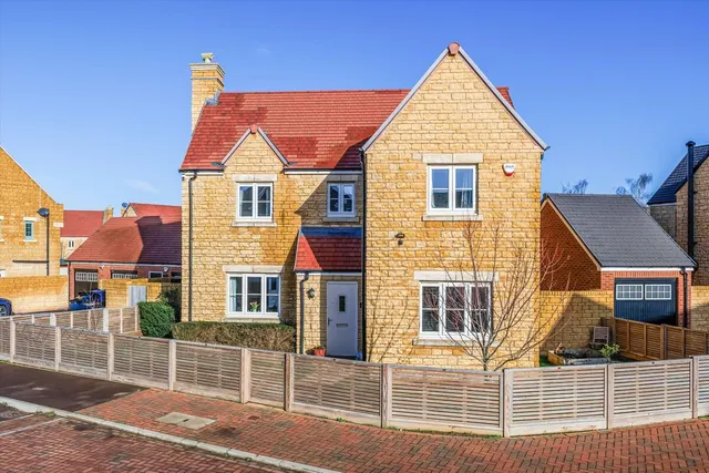 Brunel Drive, Gotherington, GL52, photo 1