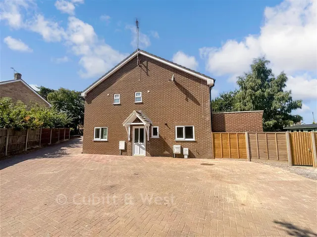 Gloucester Road, Waterlooville, PO7, photo 1