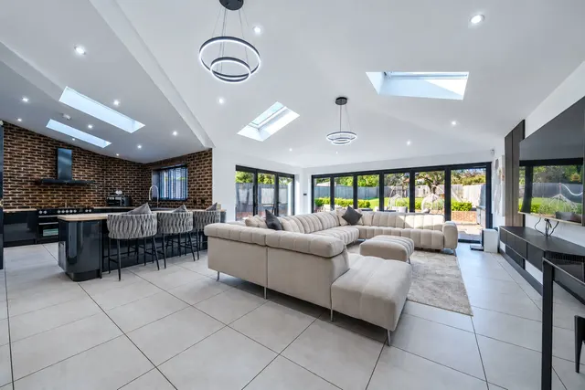Thornes Road, Wakefield, photo 2