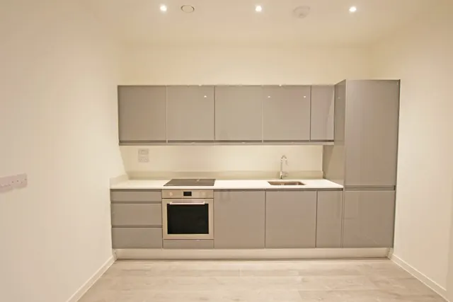 Photo 3 — Flat 31, Tempus House, Milton Keynes, 249 Midsummer Boulevard, MK9 1FP