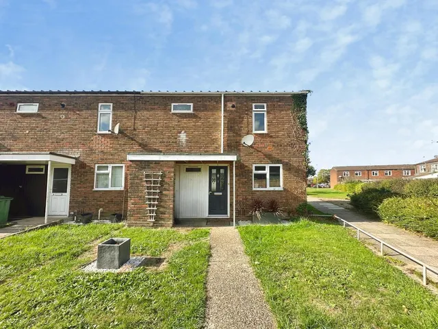 Anglesey Close, Basingstoke, RG24, photo 1