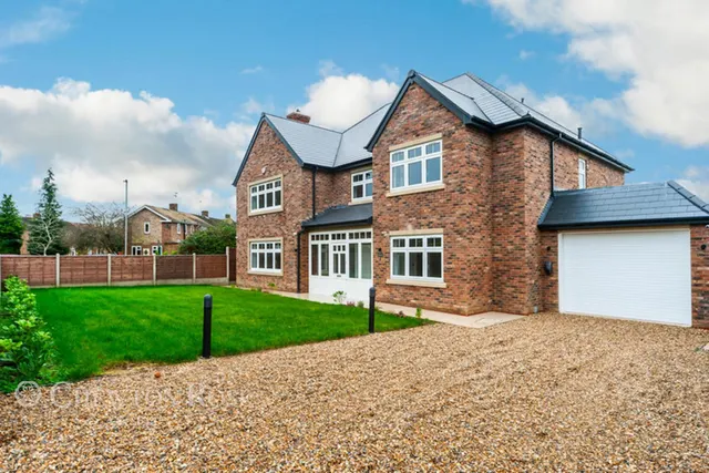 The Avenue, Ascot, photo 1