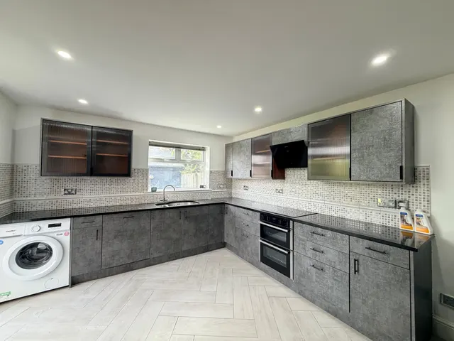 Egerton Road, Hale, WA15, photo 3
