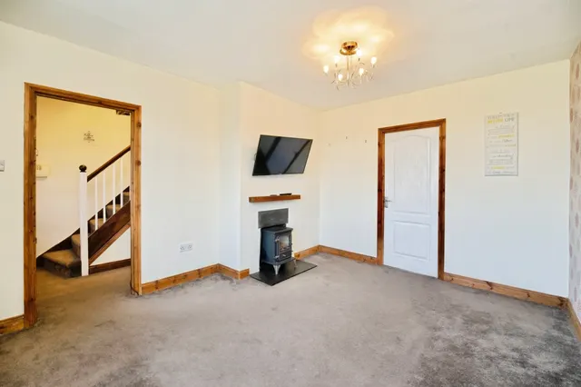 Englefield Crescent, Bradford, BD4, photo 2