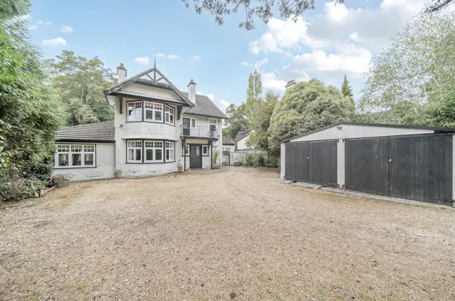 Waverley Drive, Camberley, Surrey, GU15 2DP, photo 1