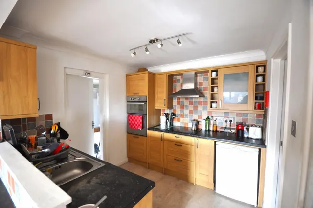 Butts Road, Exeter, EX2, photo 2
