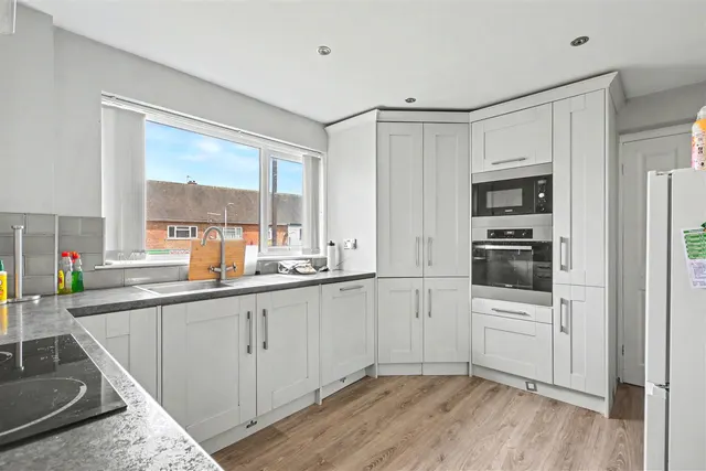 Wollaton Avenue, Gedling, NG4, photo 2
