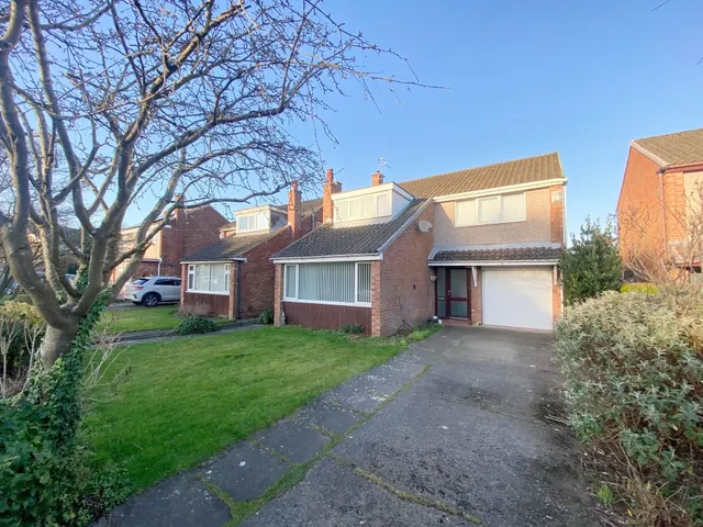 Ascot Drive, Great Sutton, CH66, photo 1