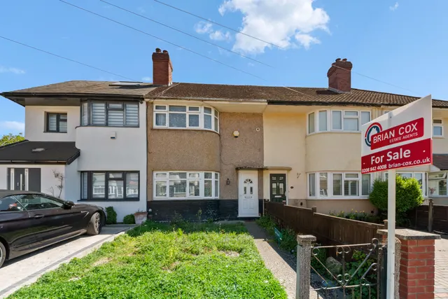 Girton Close, Northolt, UB5, photo 1