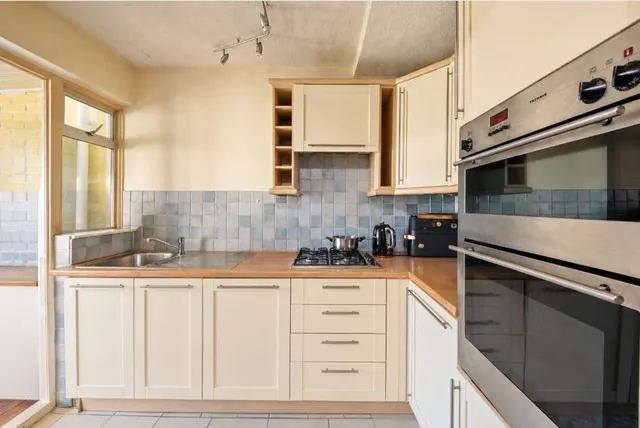 Girton Close, Northolt, UB5, photo 2