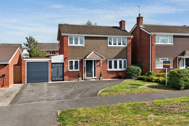 Burnham Rise, St Nicolas Park, CV11, photo 1