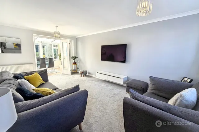 Burnham Rise, St Nicolas Park, CV11, photo 3