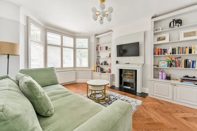 Photo 2 — 53 Camberley Avenue, London