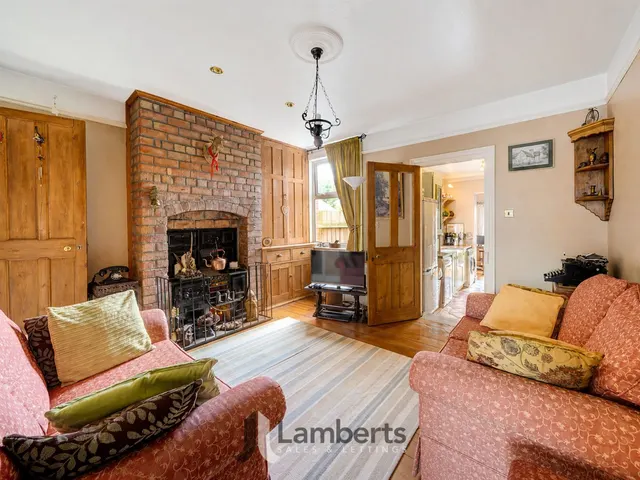 Photo 2 — 28 Birmingham Road, Studley