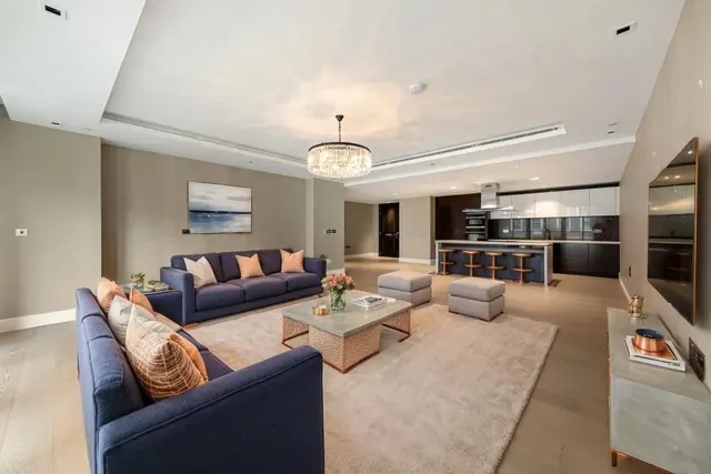 Warwick Lane, London, W14, photo 2