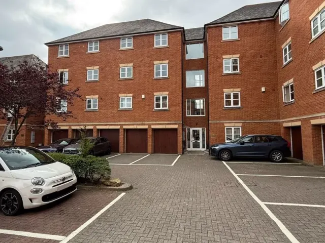 Vernier Crescent, Medbourne, MILTON KEYNES, Buckinghamshire, MK5 6FE, photo 1