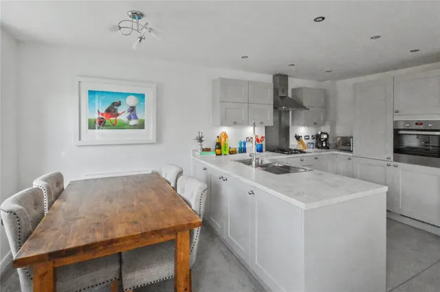 Ezart Avenue, Wetherby, LS22, photo 3