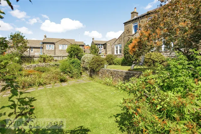 Stockport Road, Lydgate, OL4, photo 3