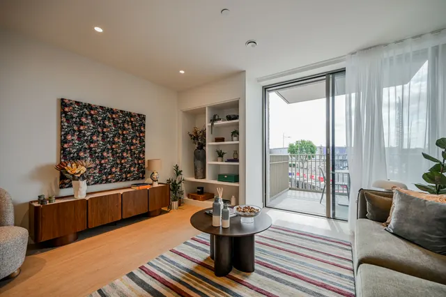 303c Ferry Island West Apartments, 2 Heart Of Hale Lane, London, photo 1