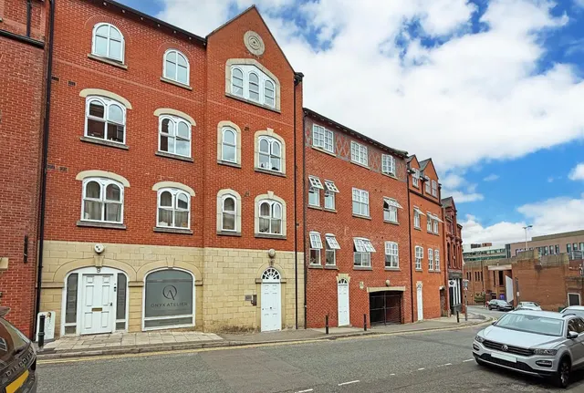 Photo 2 — 11 Kingsway, Altrincham, Cheshire WA14 1PS