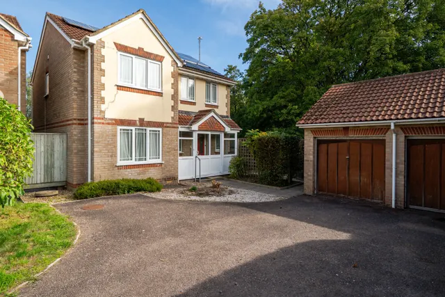 Willow Walk, Honiton, EX14