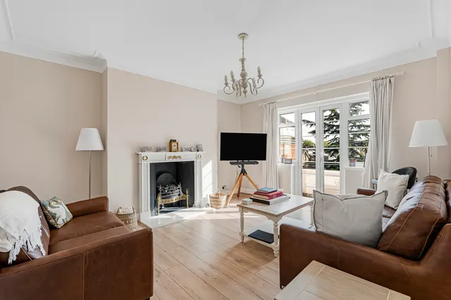 Sutton Court Road, London, W4, photo 2
