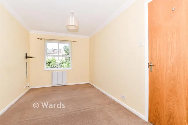 River Bank Close, Maidstone, ME15, photo 3