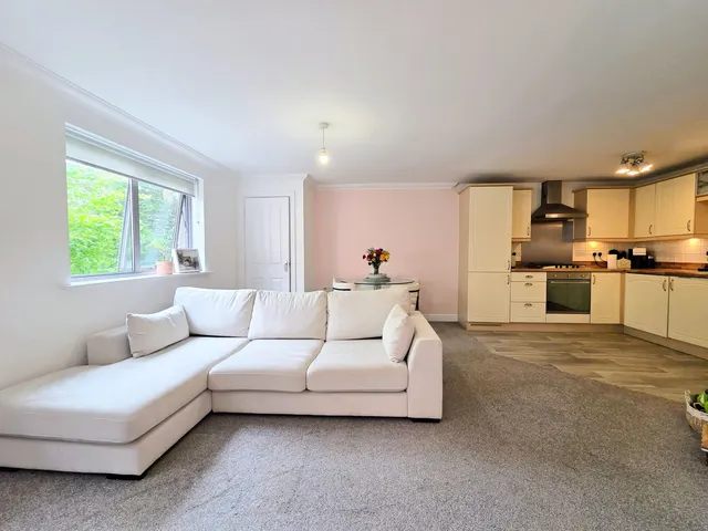 Acorn Gardens, Plympton, photo 2