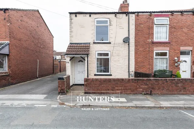 Westfield Avenue, Castleford, photo 1
