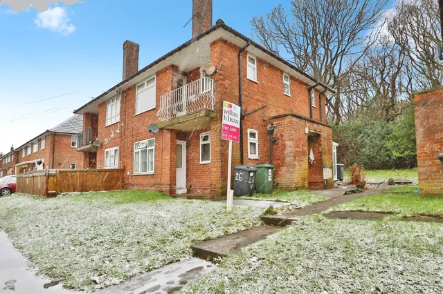 Iveson Drive, Leeds, photo 1