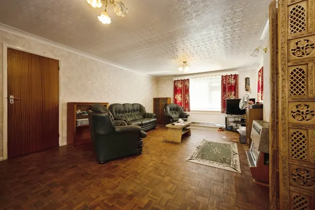 Bedford Road, Kempston, MK42, photo 2