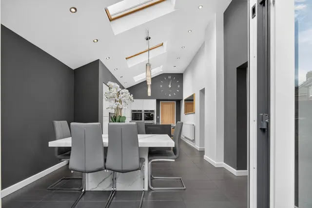 Roseacre, Newcastle, ST5, photo 2