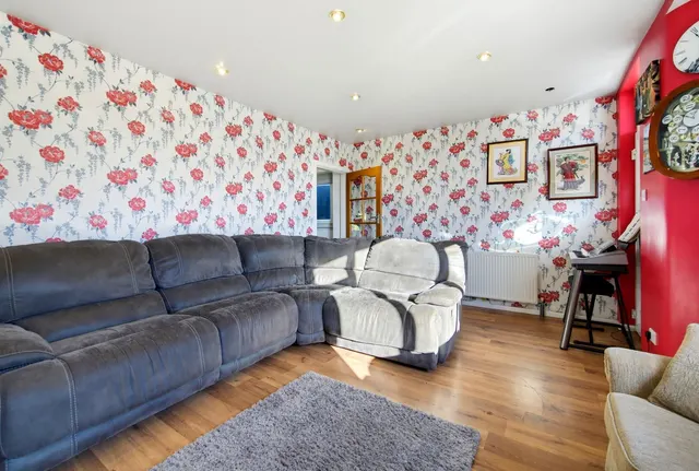 Mount Avenue, Huddersfield, HD3, photo 3