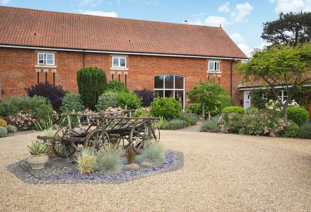 Burton Barns, Burton End, CM24, photo 1