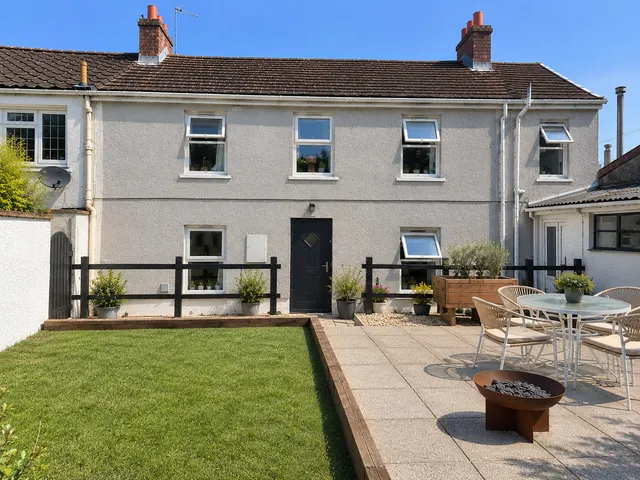 Lammas Street, Carmarthen, SA31, photo 1