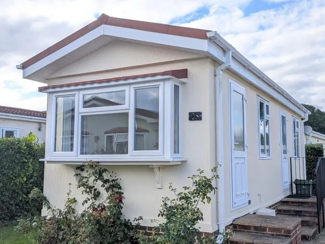 Horsham Road, Beare Green, RH5, photo 1