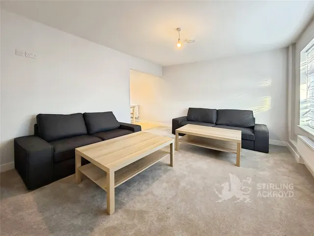 Applegarth Avenue, Guildford, GU2, photo 3