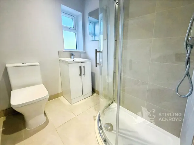 Applegarth Avenue, Guildford, GU2, photo 2