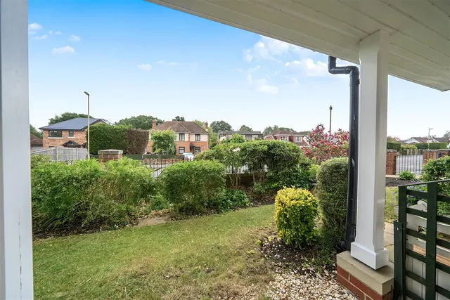 Padnell Road, Cowplain, PO8, photo 3