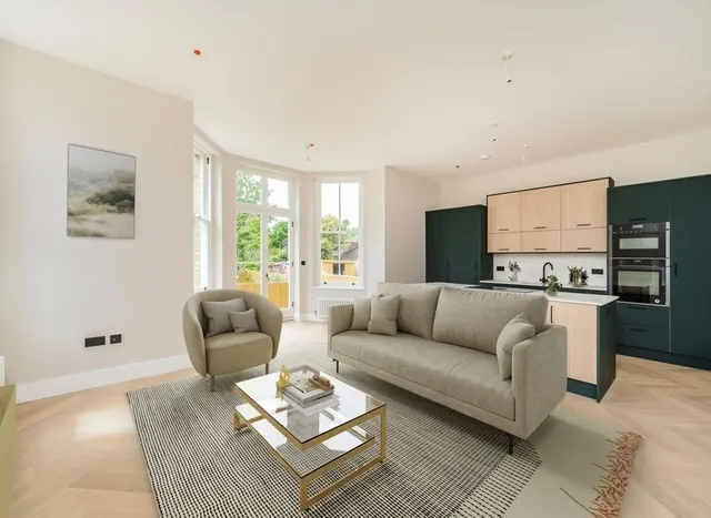 Photo 3 — Thornton Road, Thornton Heights, SW19